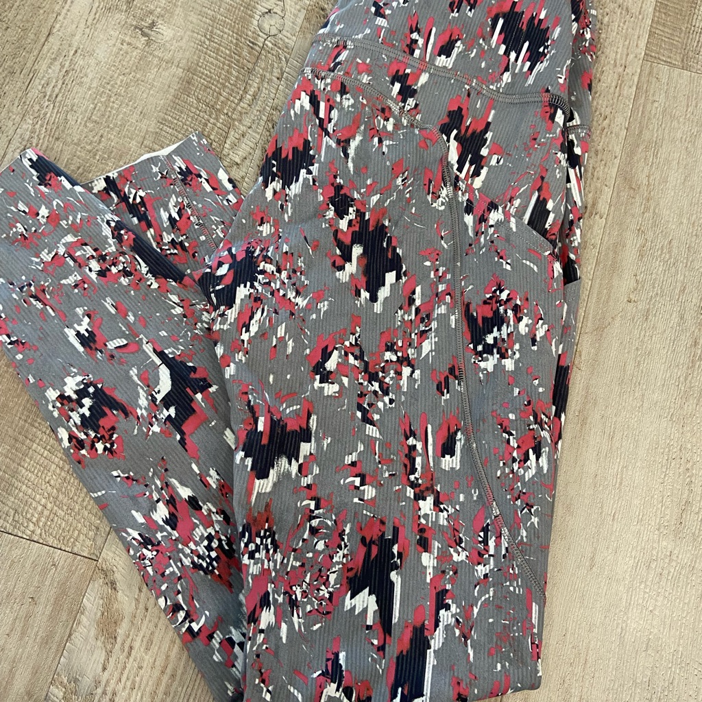Fast And Free Lululemon 21” Pants Size 6